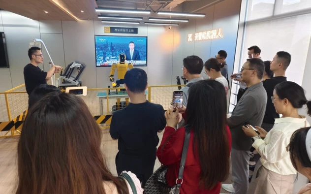 参访开普勒机器人