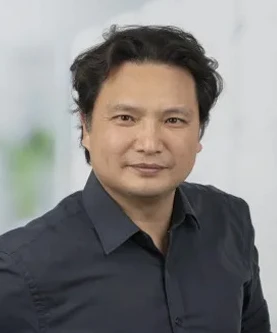 Dr. Won Kim 肖像